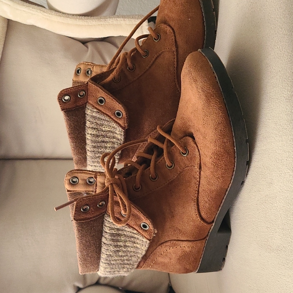 Size 7 brown suede ankle boots